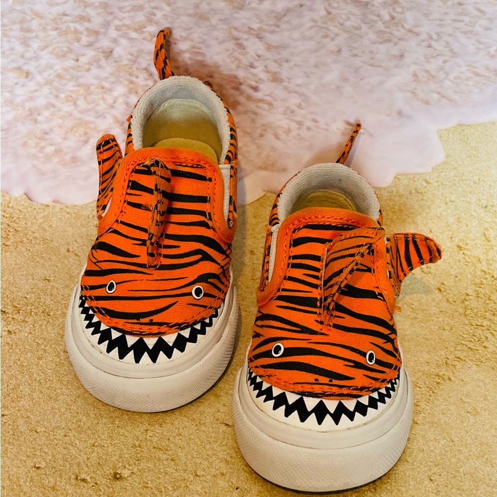 VANS•TIGER SHARK•TODDLER SIZE 5